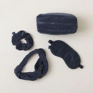 Barefoot dreams CozyTerry Resort 3-piece Set travel bag indigo new